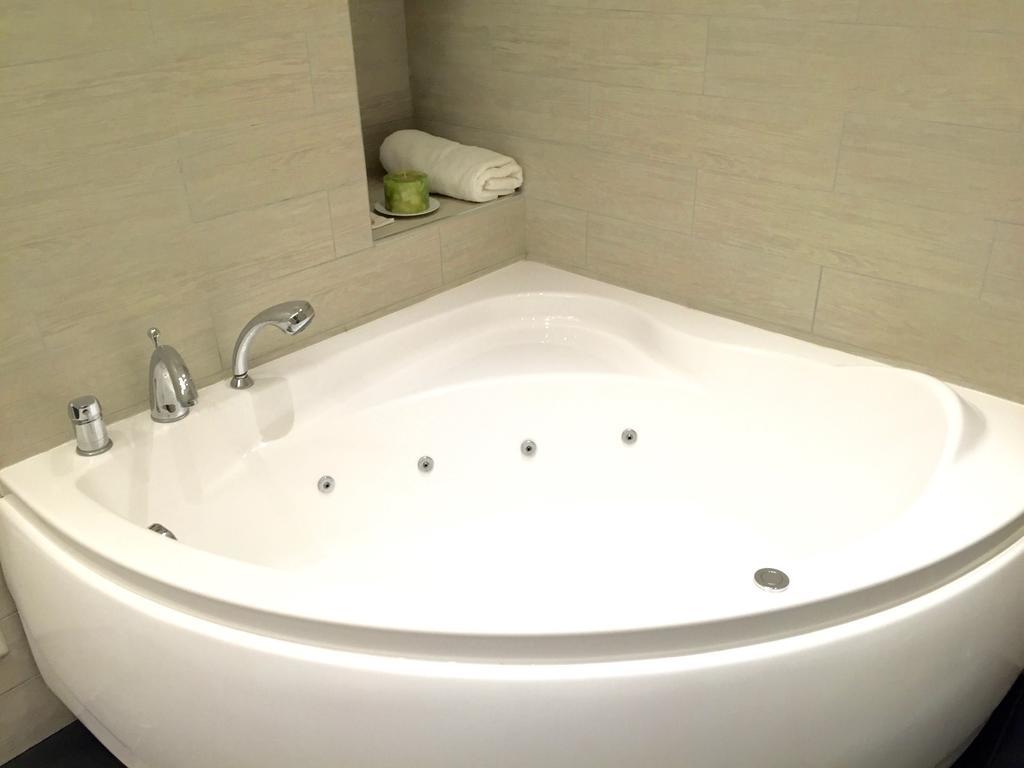 Domi Apartments Wellness Pompeia Exterior foto